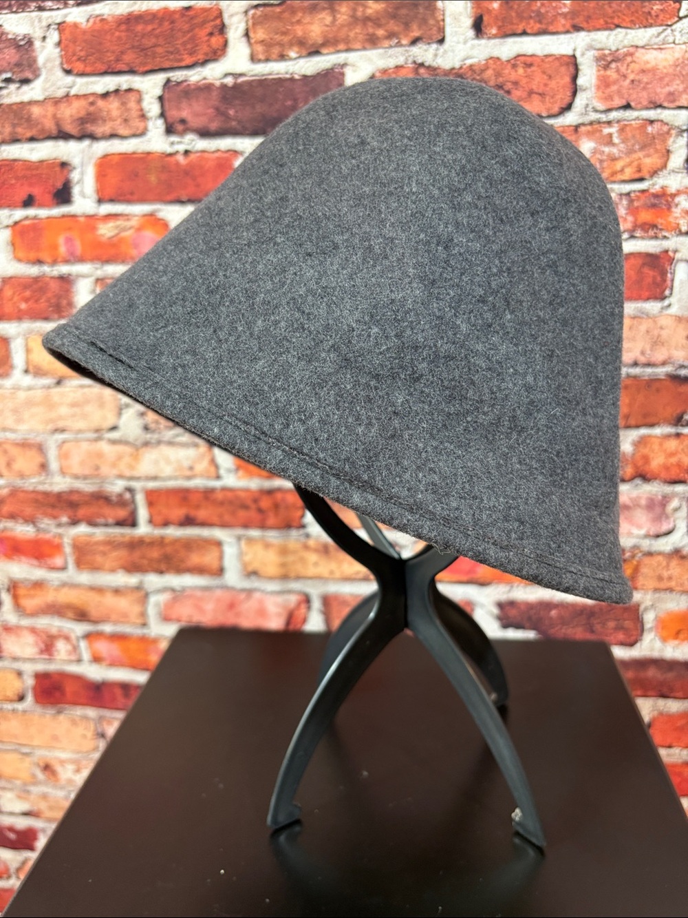 Womens Gray Wool Felt Six-Way Cloche Packable Hat One Size